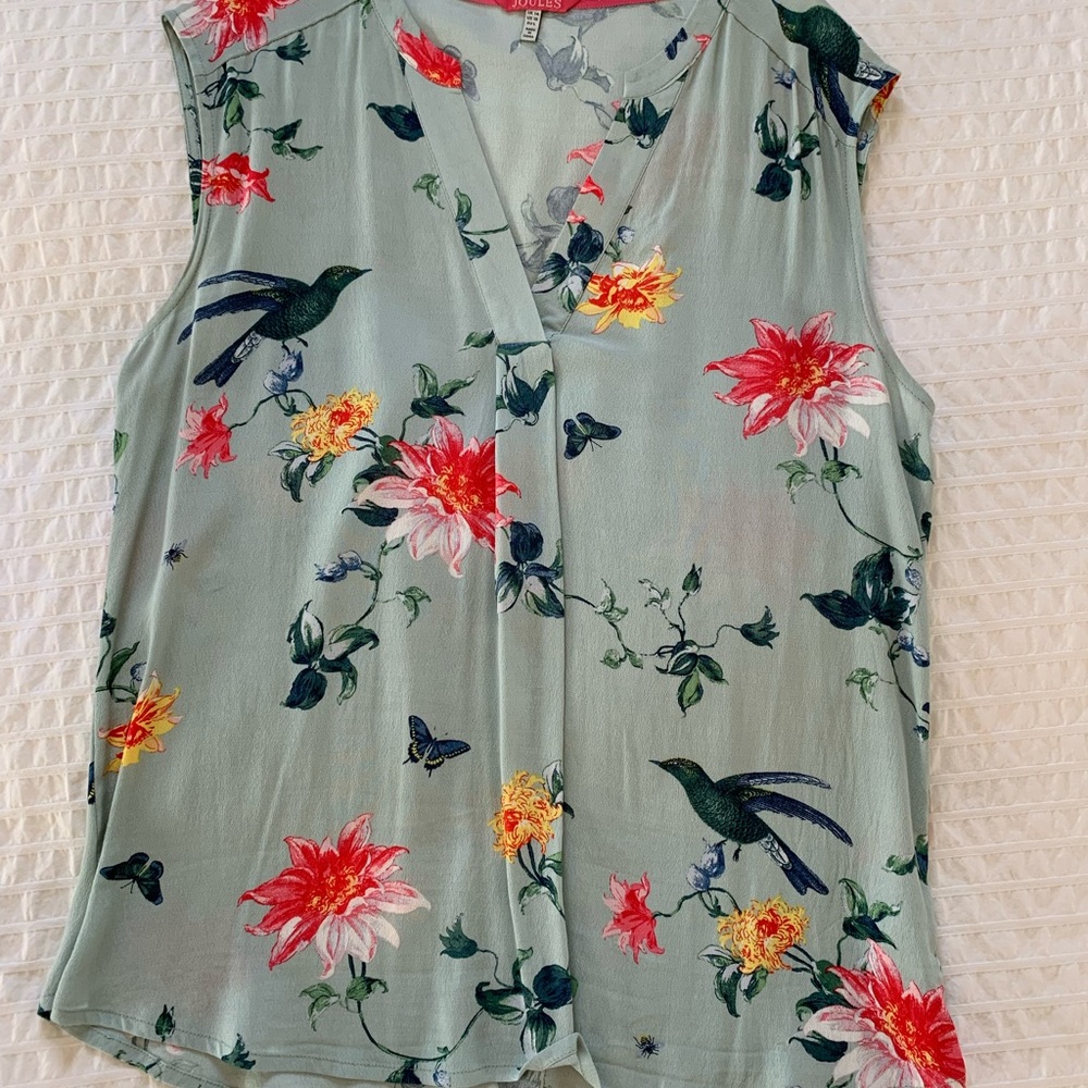 Sleeveless Blouse